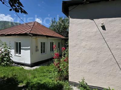 Жеке үй · 4 бөлме · 72 м² · 6 жүзд., Калдаякова 29 — Чажа, бағасы: 8 млн ₸ в Текели