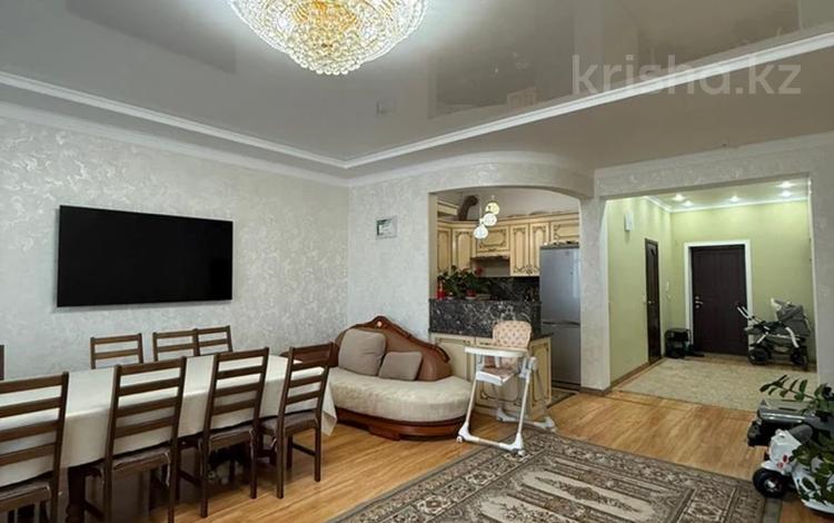 3-комнатная квартира · 117 м² · 7/9 этаж, мкр 12 за 35.7 млн ₸ в Актобе — фото 2