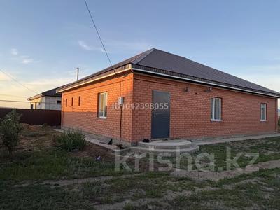 Отдельный дом · 3 комнаты · 130 м² · 1 сот., Жилой массив Рауан 500 за 35 млн ₸ в Актобе, мкр Авиатор