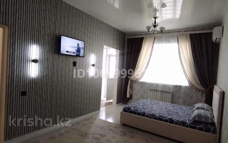 1-комнатная квартира · 38 м² · 1/7 этаж, 35-мкр за 12 000 〒 в Актау — фото 2