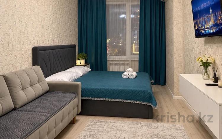 3-комнатная квартира · 65 м² · 8/18 этаж, Розыбакиева 237 за 35 000 ₸ в Алматы, Бостандыкский р-н — фото 2