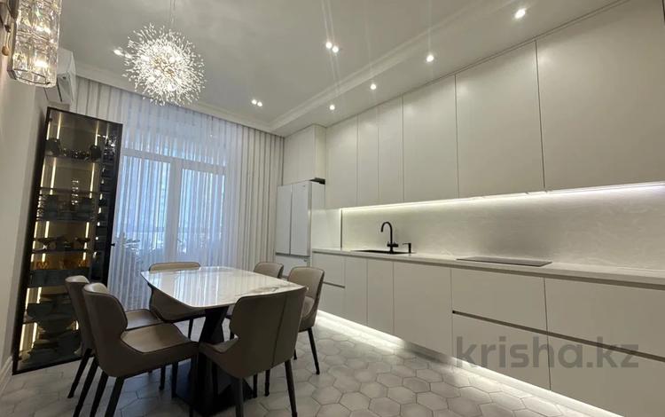 4-комнатная квартира · 130.6 м² · 4/9 этаж, Е-899 1/1 — Хан-Шатыр за 140 млн ₸ в Астане, Есильский р-н — фото 34
