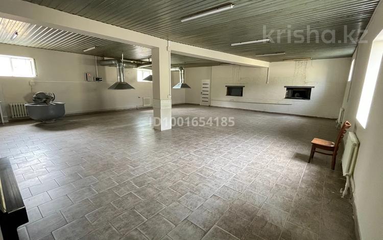 Свободное назначение · 100 м² за 450 000 〒 в Атырау, мкр Авангард-2 — фото 2