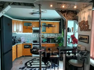 4-бөлмелі пәтер · 80 м² · 8/10 қабат, Шакарима 150, бағасы: 250 000 〒 в Семее
