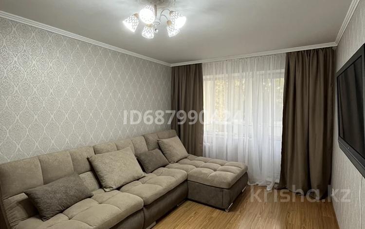 2-комнатная квартира, 44 м², 3/5 этаж помесячно, Назарбаева 5 за 150 000 〒 в Павлодаре — фото 2