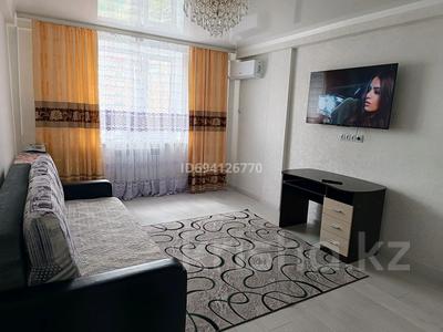 1-комнатная квартира · 50 м² · 5/5 этаж, 10 микраен за 8 000 ₸ в Аксае
