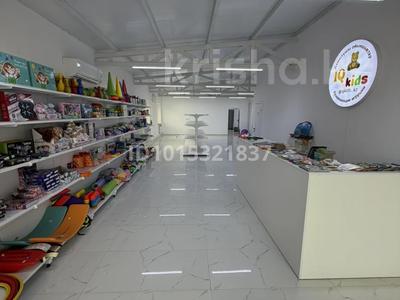 Свободное назначение, офисы, магазины и бутики, общепит, салоны красоты, медцентры и аптеки, образование, кабинеты и рабочие места · 140 м² за 450 000 ₸ в Уральске