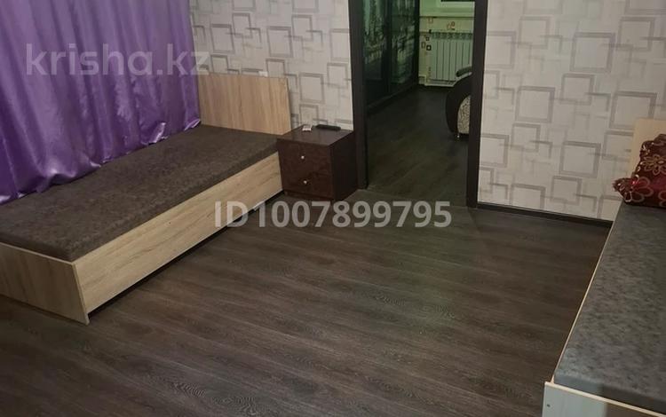 3-комнатная квартира · 58 м² · 2/9 этаж, 6-й микрорайон 18 — Рынок 777 щестой, рядом корзина за 200 000 〒 в Темиртау — фото 2