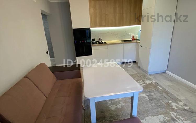 2-комнатная квартира · 45 м² · 1/5 этаж, Аманжолова 12/2 — Михайловка за 270 000 〒 в Караганде, Казыбек би р-н — фото 2