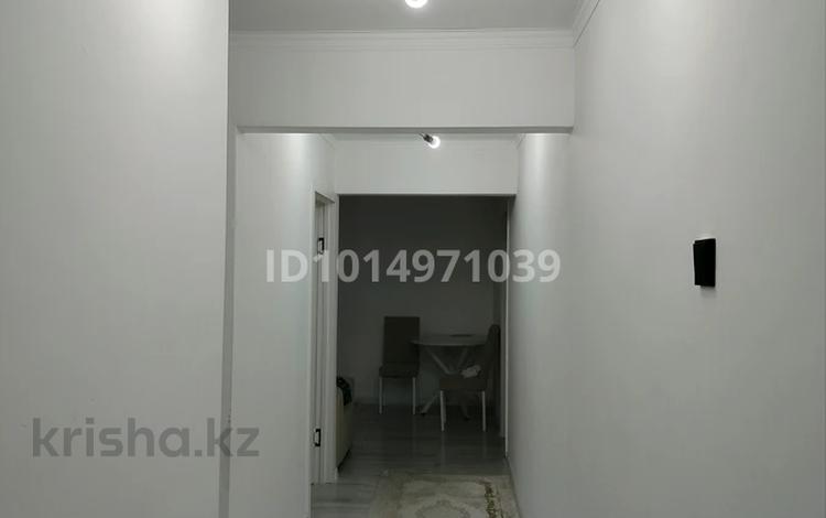 3-комнатная квартира · 60 м² · 1/5 этаж, мкр Тастак-1 7 за 350 000 ₸ в Алматы, Ауэзовский р-н — фото 2