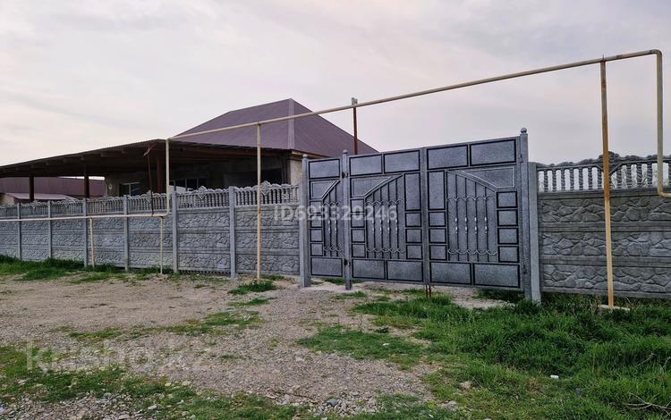 Отдельный дом · 3 комнаты · 100.6 м² · 10 сот., мкр Шайкорык, М.Маметова 37 — Мечеть Танты, конец ул. Сулейманова за 26 млн 〒 в Таразе — фото 2