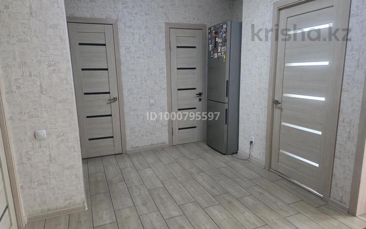 3-комнатная квартира · 68 м² · 1/2 этаж, Ә. Молдағулова 22 — Садик, школа за 19 млн ₸ в  — фото 2
