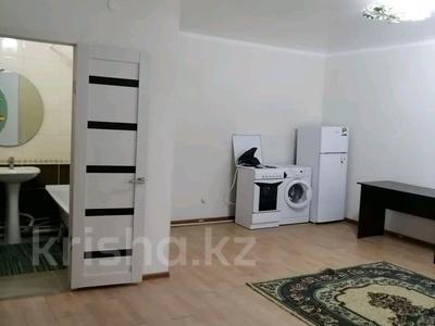 1-бөлмелі пәтер, 30 м², 1/10 қабат ай сайын, Кюйши Дины 30, бағасы: 120 000 〒 в Астане, Алматы р-н