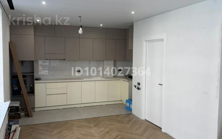 3-комнатная квартира · 82 м² · 2/15 этаж, Жандосова 94/8 за 600 000 ₸ в Алматы, Бостандыкский р-н — фото 2