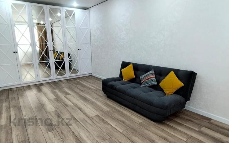 2-бөлмелі пәтер · 63 м² · 3/5 қабат, мкр. Алтын орда, бағасы: 27 млн ₸ в Актобе — фото 6