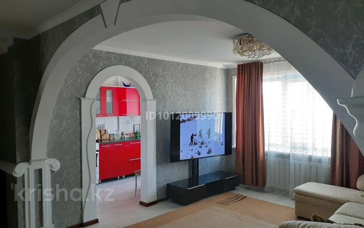 4-бөлмелі пәтер · 86 м² · 6/9 қабат, ШАКАРИМА 15 — РАДИОТЕХНИКА, бағасы: 37 млн ₸ в Семее — фото 2