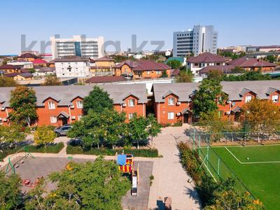 Продажа домов и дачи в Атырауской обл.: Отдельный дом · 4 комнаты · 160 м² · 1 сот., мкр Ак Шагала, ул Жалена Толепова 1 — Парк победы, пешеходный мост за 57 млн 〒 Отдельный дом · 4 комнаты · 160 м² · 1 сот., мкр Ак Шагала, ул Жалена Толепова 1 — Парк победы, пешеходный мост за 57 млн 〒 в Атырау