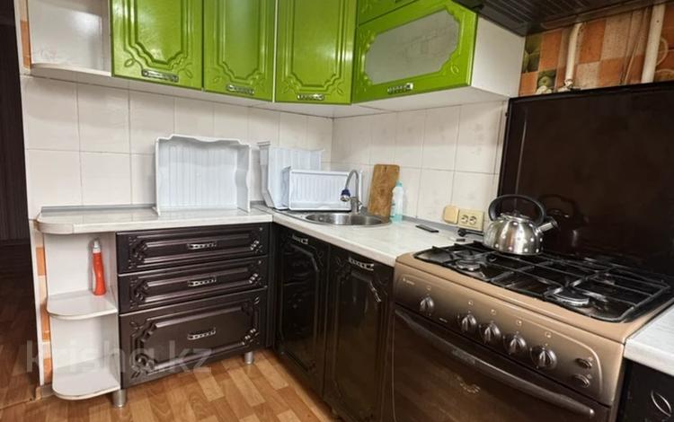2-бөлмелі пәтер · 45 м² · 1/5 қабат, мкр Строитель, Мкр Строитель, Циолковский 14, бағасы: 13.5 млн ₸ в Уральске — фото 2