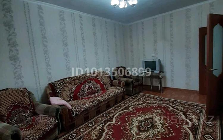 3-комнатная квартира · 65 м² · 2/5 этаж, мкр Алатау 11 за 130 000 ₸ в Таразе — фото 2