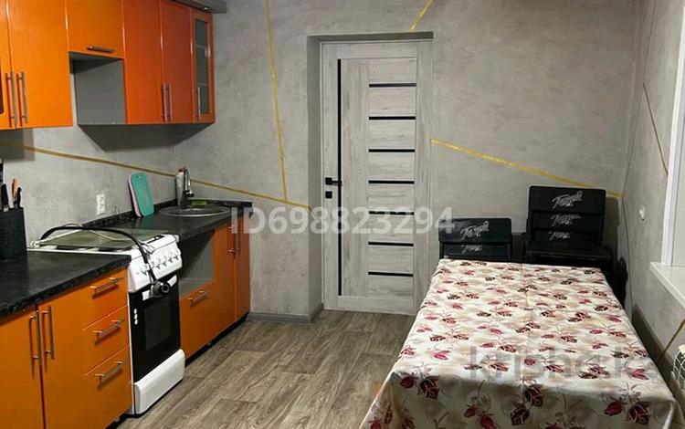 Жеке үй · 4 бөлме · 90 м², мкр Юго-Восток, Четская 61 — Букар жырау, бағасы: 25 000 ₸ в Караганде, Казыбек би р-н — фото 2