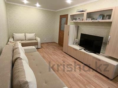 2-комнатная квартира, 50 м², 3/5 этаж, Ауэзова 83А за 15.8 млн 〒 в Аксу