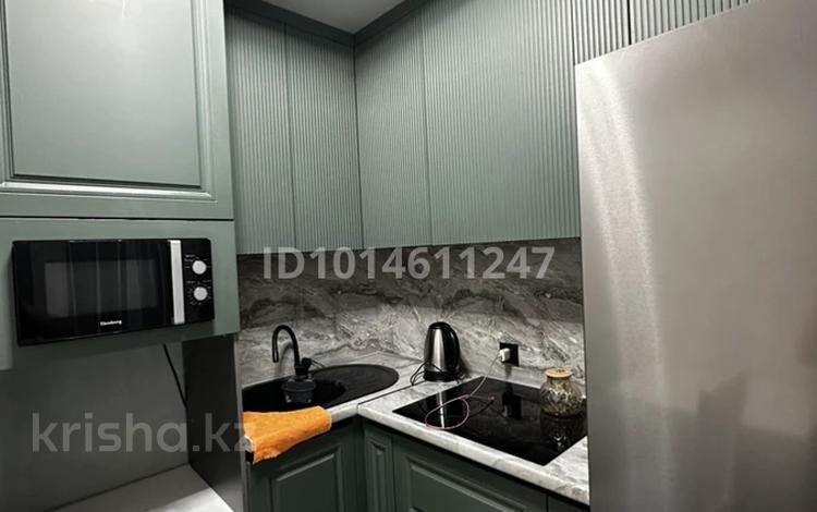 2-комнатная квартира · 40 м² · 3/3 этаж, 72 квартал за 13 000 ₸ в Семее — фото 2