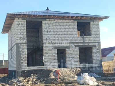 Продажа домов и дачи в Атырауской обл.: Отдельный дом · 6 комнат · 195 м² · 10 сот., мкр Жулдыз №22 за 35 млн 〒 Отдельный дом · 6 комнат · 195 м² · 10 сот., мкр Жулдыз №22 за 35 млн 〒 в Атырау