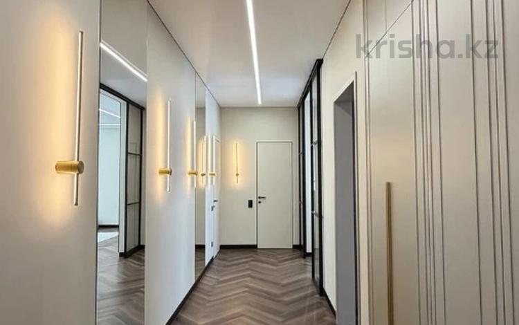 4-комнатная квартира · 150 м² · 5/8 этаж, Мкрн Береке 77 за 175 млн 〒 в Костанае — фото 2