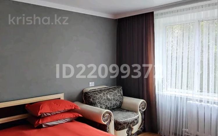 1-комнатная квартира · 35 м² · 3/9 этаж, мкр Юго-Восток, Гапеева 6 за 10 000 ₸ в Караганде, Казыбек би р-н — фото 21