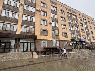 Свободное назначение, офисы, магазины и бутики, склады, салоны красоты, фитнес и спорт, медцентры и аптеки, образование, развлечения, конференц-залы, кабинеты и рабочие места, студии · 135 м² за 607 500 ₸ в Актобе, мкр. Алтын орда