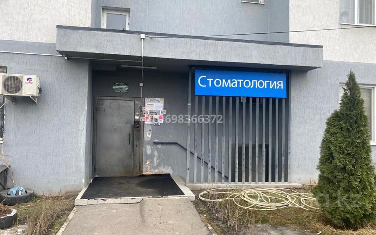 Свободное назначение, офисы, магазины и бутики, склады, общепит, салоны красоты, образование, развлечения, кабинеты и рабочие места, студии · 65 м² за 250 000 ₸ в Алматы, Ауэзовский р-н — фото 2