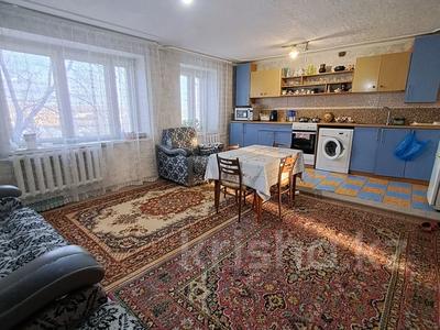 4-комнатная квартира, 80 м², 4/6 этаж, Назарбаева 145 за 20.9 млн 〒 в Усть-Каменогорске