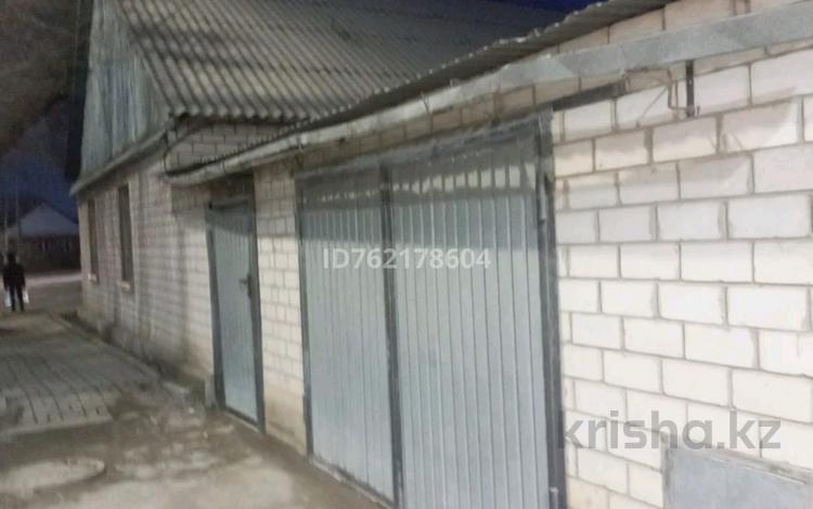 Отдельный дом · 4 комнаты · 100 м² · 450 сот., Арынова 45 — Возле Liqui Moly Center, напротив шиномонтажа за 25 млн ₸ в Актобе, мкр Москва — фото 2