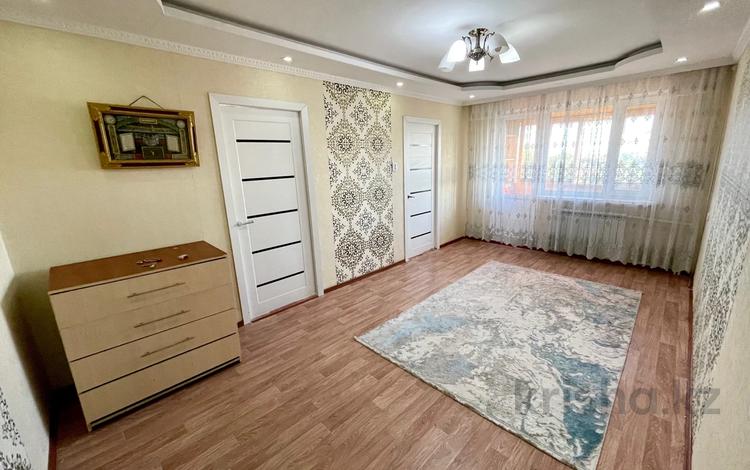 4-бөлмелі пәтер, 61 м², 5/5 қабат, Гарышкерлер 21А, бағасы: 20 млн 〒 в Жезказгане — фото 2