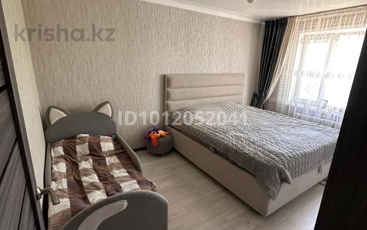 3-бөлмелі пәтер · 65 м² · 2/5 қабат, ул. Юность 31, бағасы: 30 млн ₸ в Семее, Красный Кордон — фото 2