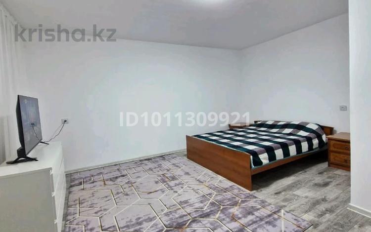 1-комнатная квартира · 35 м² · 1/5 этаж, Назарбаева 203 — Поликлиника 1 за 12 000 ₸ в Уральске — фото 8