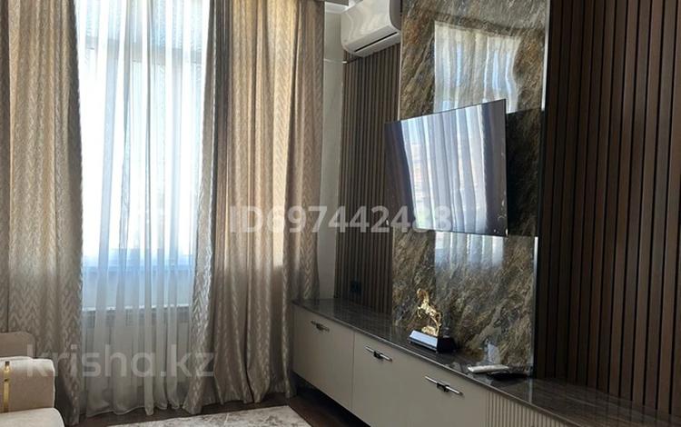 2-бөлмелі пәтер, 60 м², 7/9 қабат ай сайын, Толеби 25/1, бағасы: 400 000 〒 в Астане, Есильский р-н — фото 2