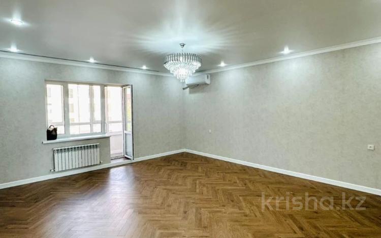 3-бөлмелі пәтер · 102 м² · 3/9 қабат, Алтын орда ш/а., бағасы: 40 млн ₸ в Актобе, мкр. Алтын орда — фото 14