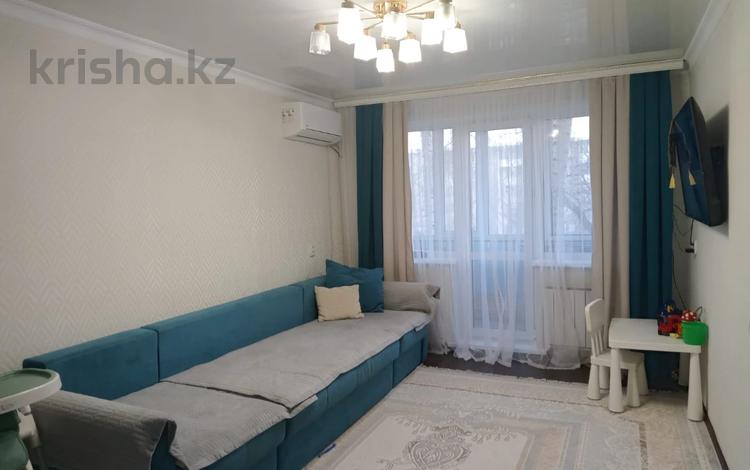 3-комнатная квартира, 59.5 м², 3/5 этаж, пр. Абдирова за 25 млн 〒 в Караганде, Казыбек би р-н — фото 2