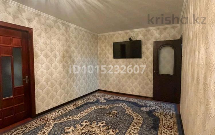 4-комнатная квартира · 80 м² · 4/5 этаж, 8-й микрорайон 15 за 250 000 ₸ в Шымкенте, Туран р-н — фото 2