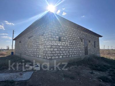 Жеке үй · 4 бөлме · 192 м² · 190 жүзд., Байтақ-3 -ш/а., 13 улица 18 — Военской части, бағасы: 12 млн ₸ в Атырау, мкр	Байтак-3