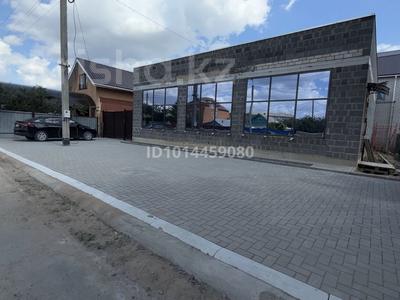 Магазины и бутики · 200 м² за 800 000 ₸ в Уральске, мкр Айгуль