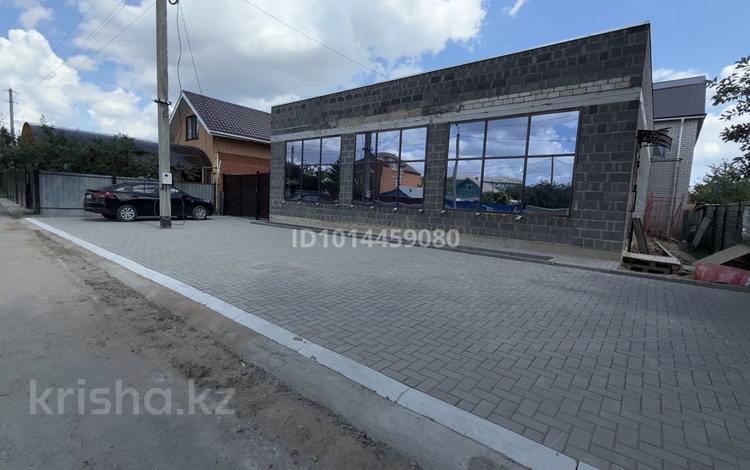 Магазины и бутики · 200 м² за 800 000 ₸ в Уральске, мкр Айгуль — фото 2