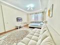 1-комнатная квартира, 55 м², 4/9 этаж посуточно, Сатпаев 60 за 13 000 〒 в Атырау — фото 2
