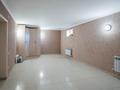 Жеке үй · 5 бөлме · 300 м² · 3 сот., ул. Абдолова 40, бағасы: 95 млн ₸ в Уральске, мкр Школьник — фото 38