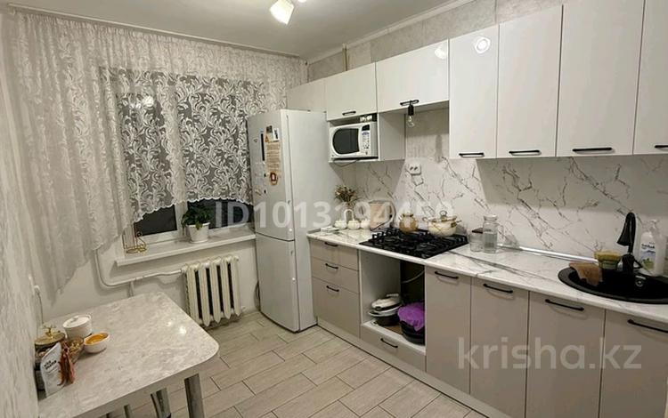 3-комнатная квартира · 65 м² · 4/9 этаж, мкр Строитель 5 за 20.9 млн ₸ в Уральске — фото 2