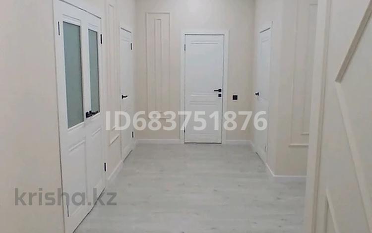 3-комнатная квартира · 125 м² · 4/5 этаж, мкр. Алтын орда, Ораза Татеулы за 46 млн ₸ в Актобе — фото 68