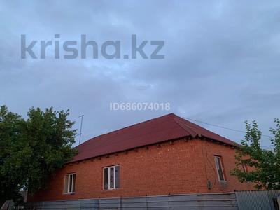 Продажа домов и дачи в Акмолинской обл.: Отдельный дом · 4 комнаты · 200 м² · 22.5 сот., Алихана Бокейханова 43/1 за 16 млн 〒 Отдельный дом · 4 комнаты · 200 м² · 22.5 сот., Алихана Бокейханова 43/1 за 16 млн 〒 в Рахымжана кошкарбаевой