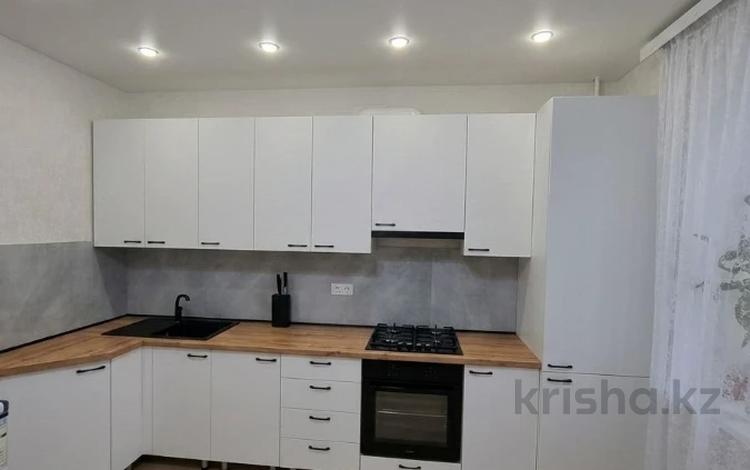 3-комнатная квартира · 91.4 м² · 5/9 этаж, мкр. Алтын орда за 38 млн ₸ в Актобе — фото 13