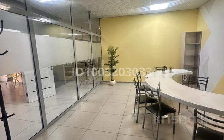 Офисы, образование, конференц-залы, кабинеты и рабочие места · 18 м² за 75 000 ₸ в Темиртау — фото 14